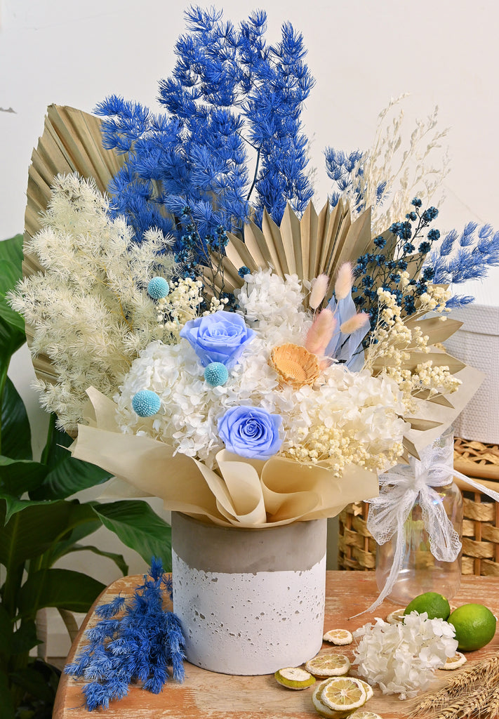 Preserve flowers arrangement